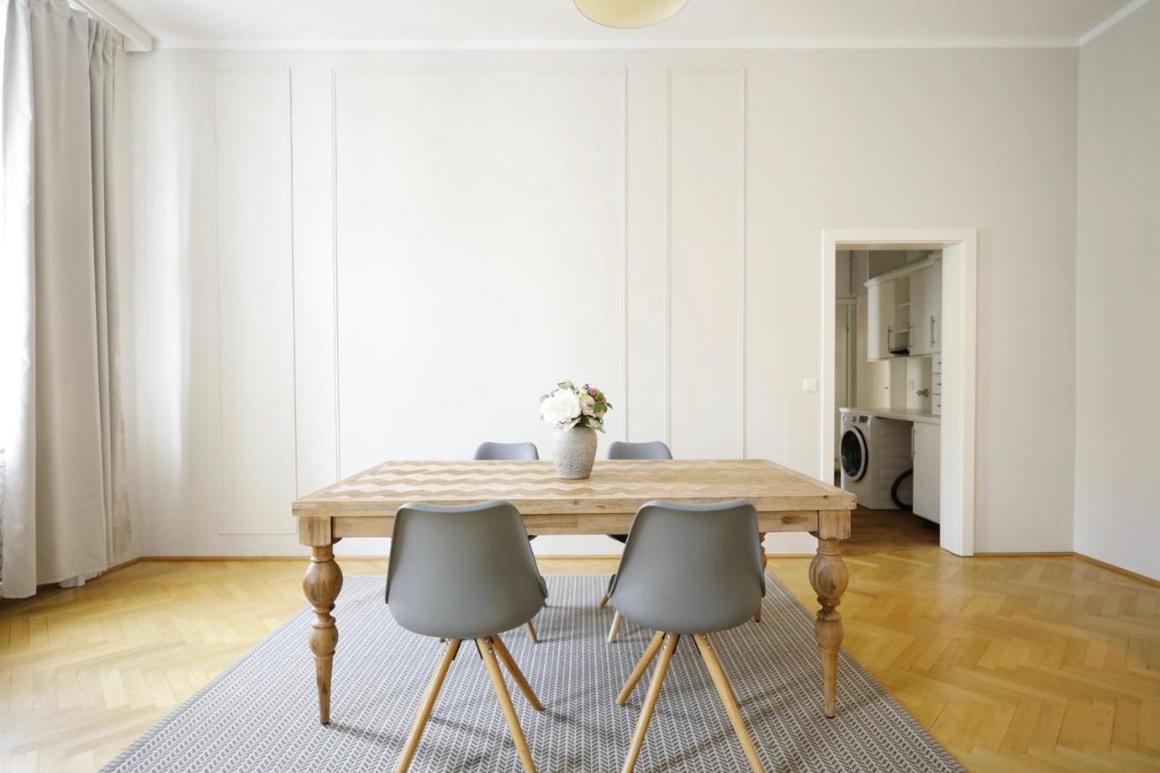 Heymi Apartments Karlsplatz Вена Экстерьер фото
