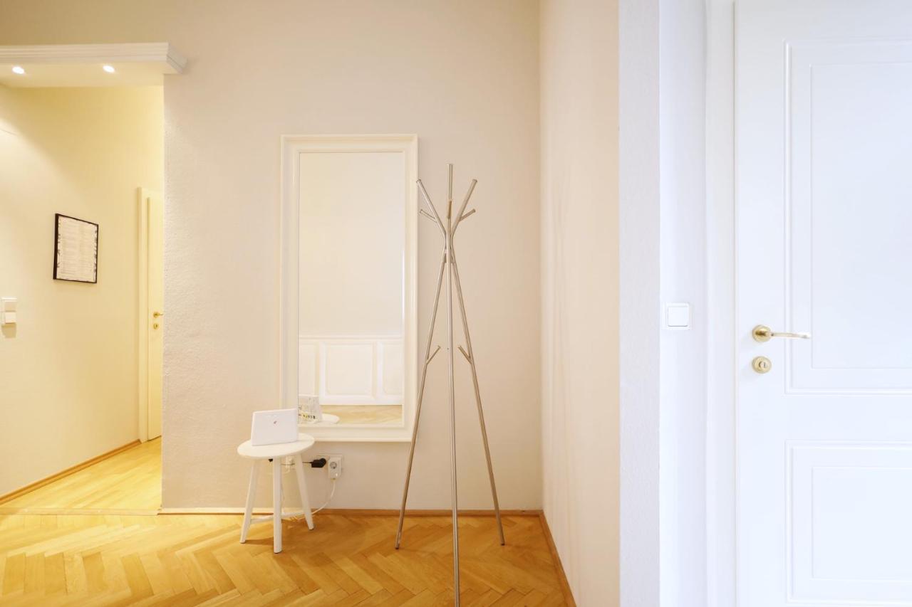 Heymi Apartments Karlsplatz Вена Экстерьер фото