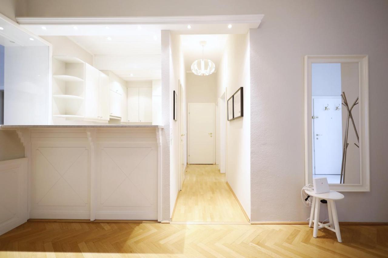 Heymi Apartments Karlsplatz Вена Экстерьер фото