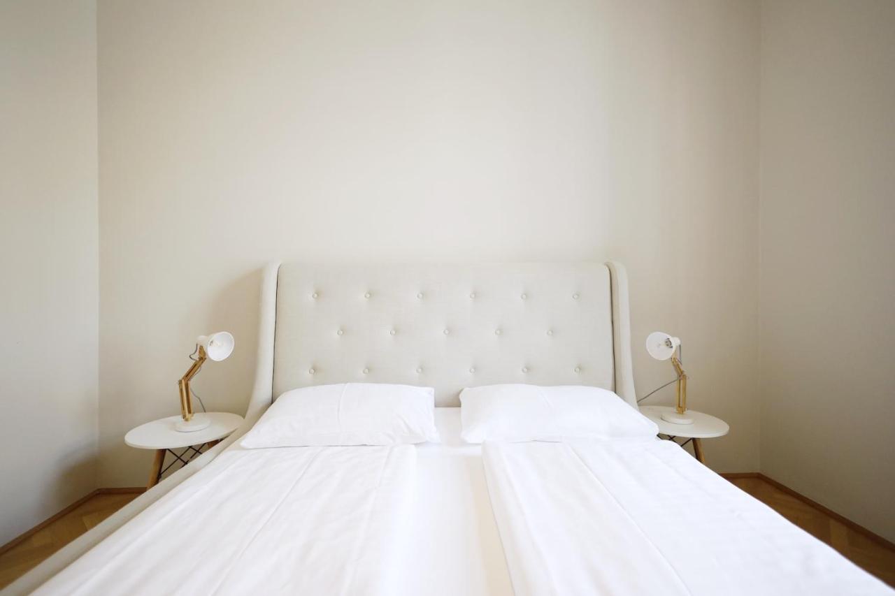 Heymi Apartments Karlsplatz Вена Экстерьер фото
