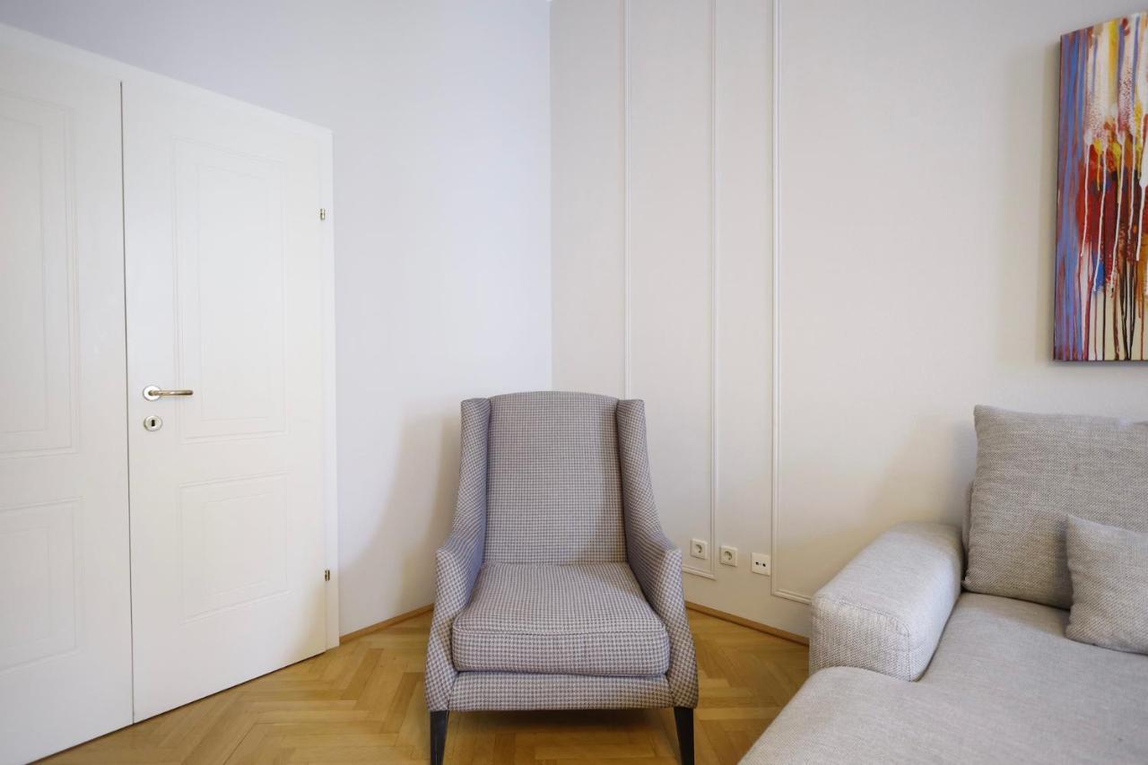 Heymi Apartments Karlsplatz Вена Экстерьер фото